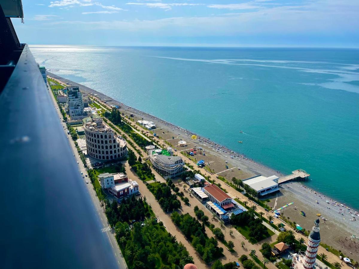 Hellobatumi Aparthotel Екстериор снимка