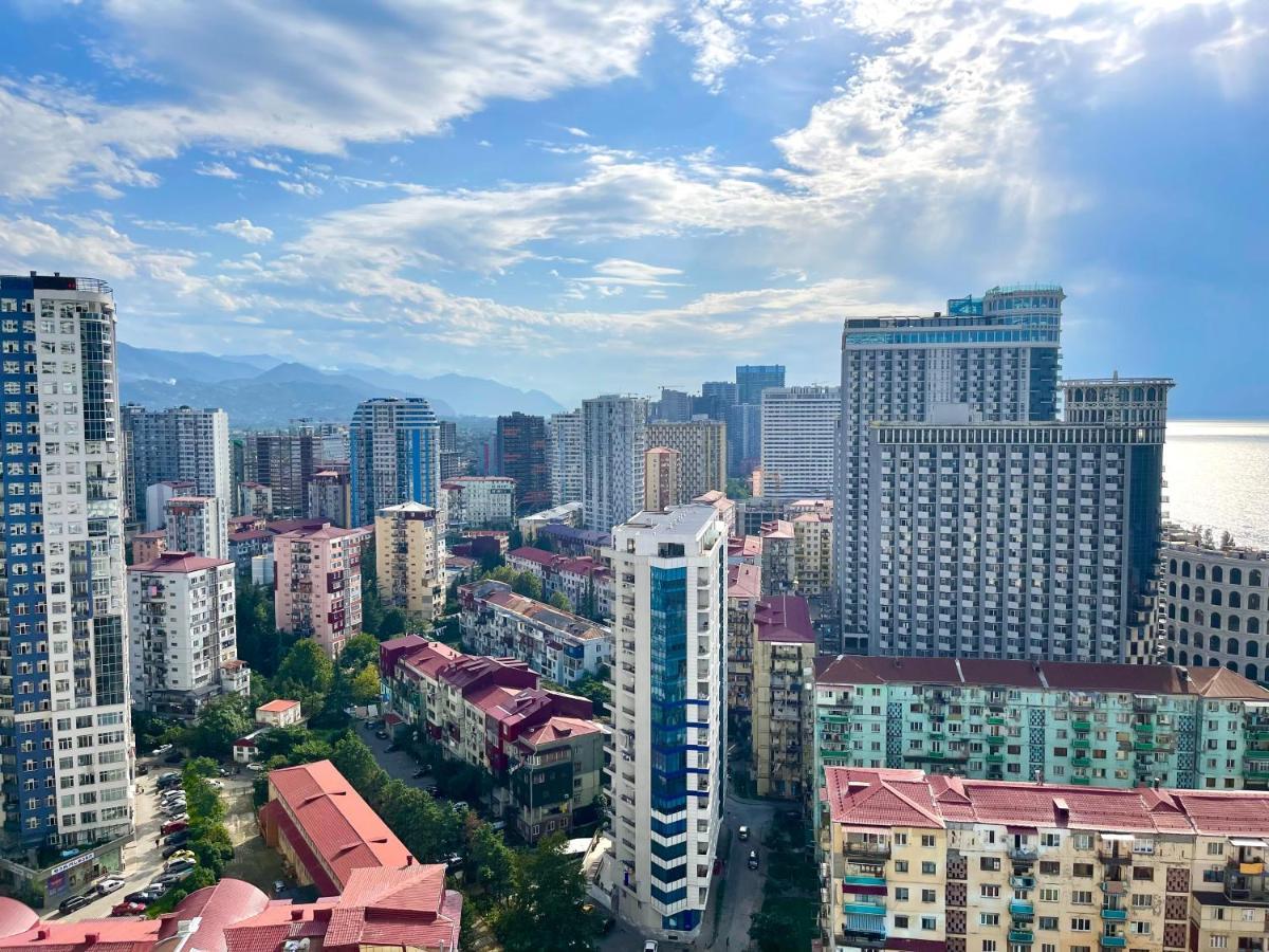 Hellobatumi Aparthotel Екстериор снимка