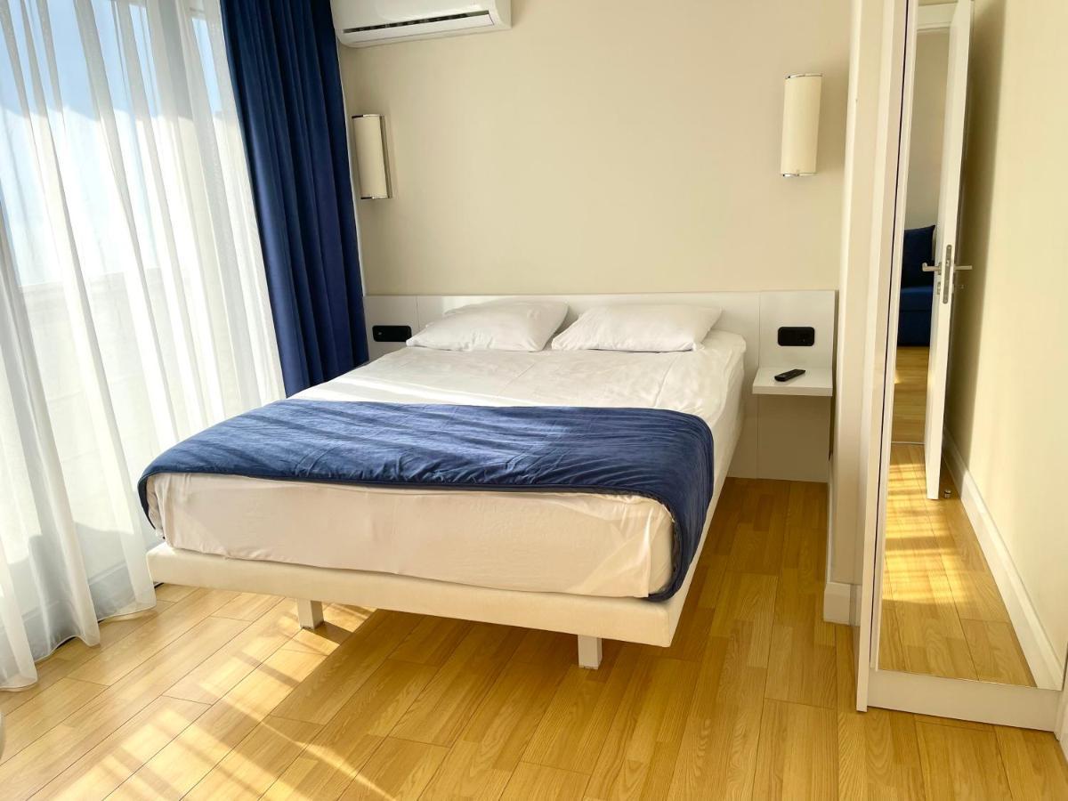 Hellobatumi Aparthotel Екстериор снимка