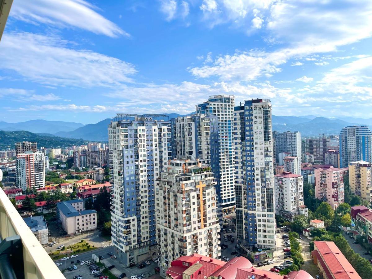 Hellobatumi Aparthotel Екстериор снимка