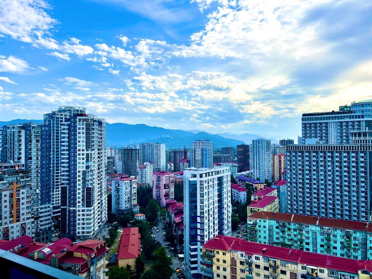 Hellobatumi Aparthotel Екстериор снимка