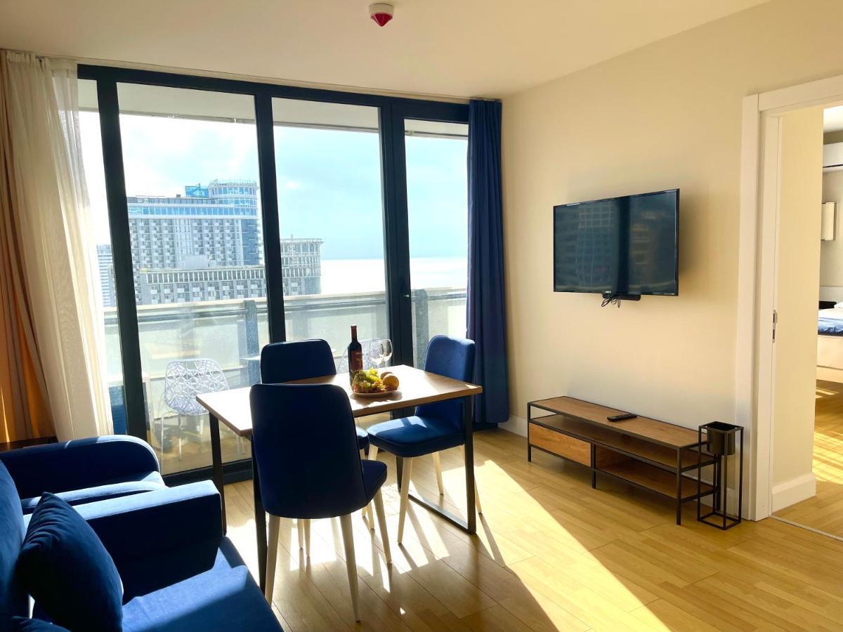 Hellobatumi Aparthotel Екстериор снимка