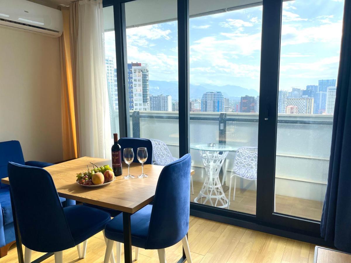 Hellobatumi Aparthotel Екстериор снимка
