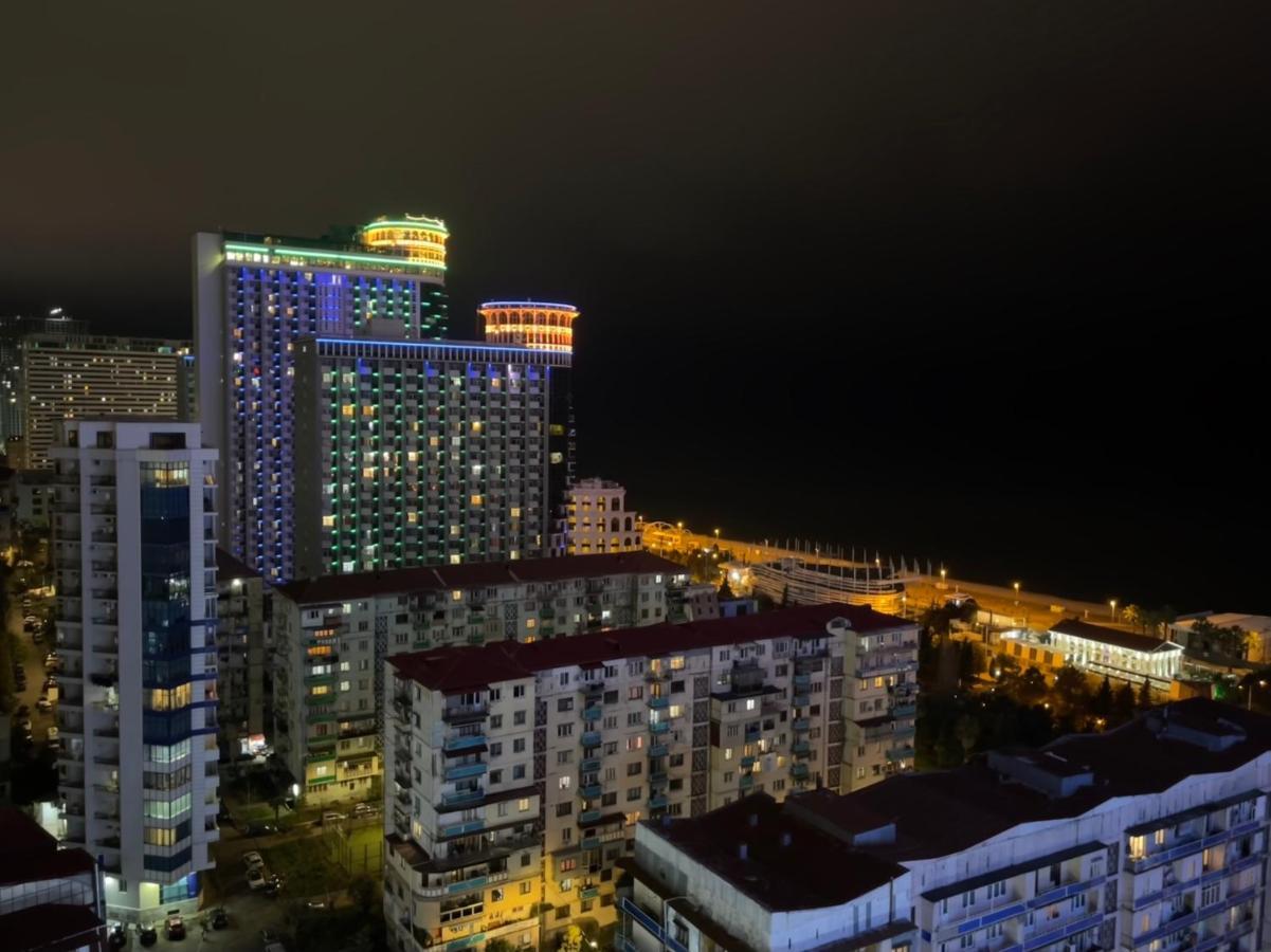 Hellobatumi Aparthotel Екстериор снимка