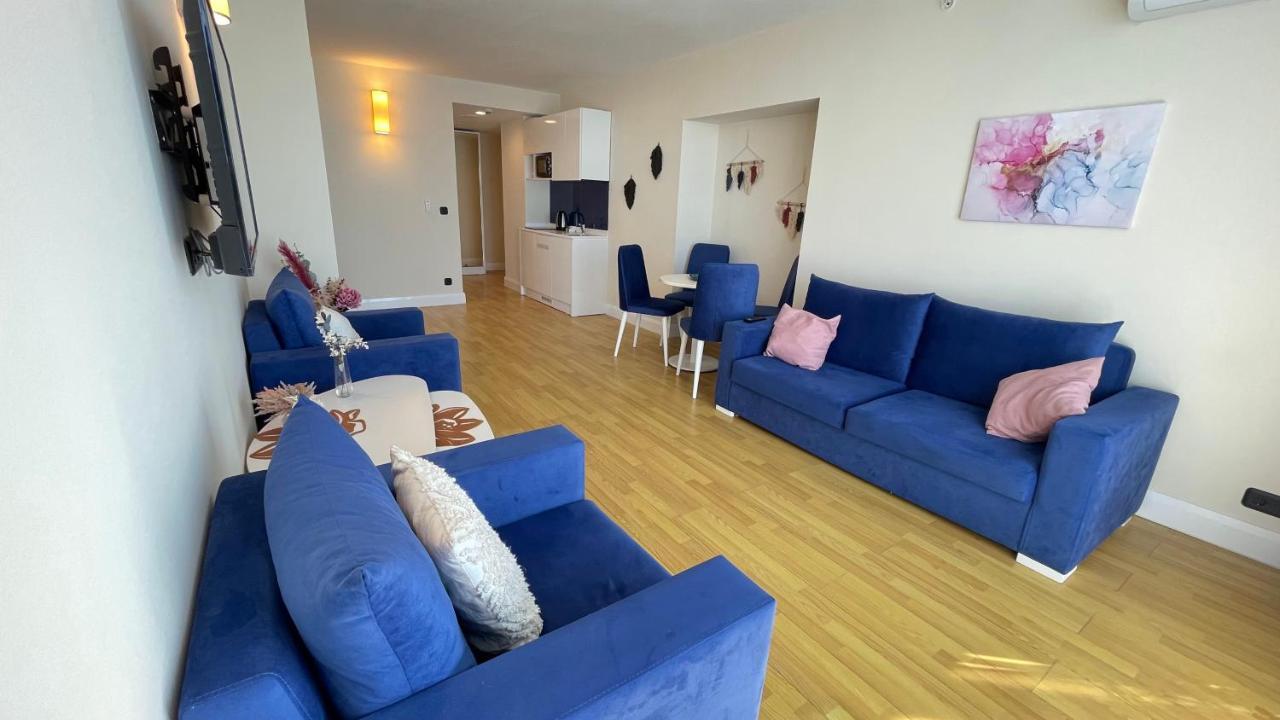 Hellobatumi Aparthotel Екстериор снимка