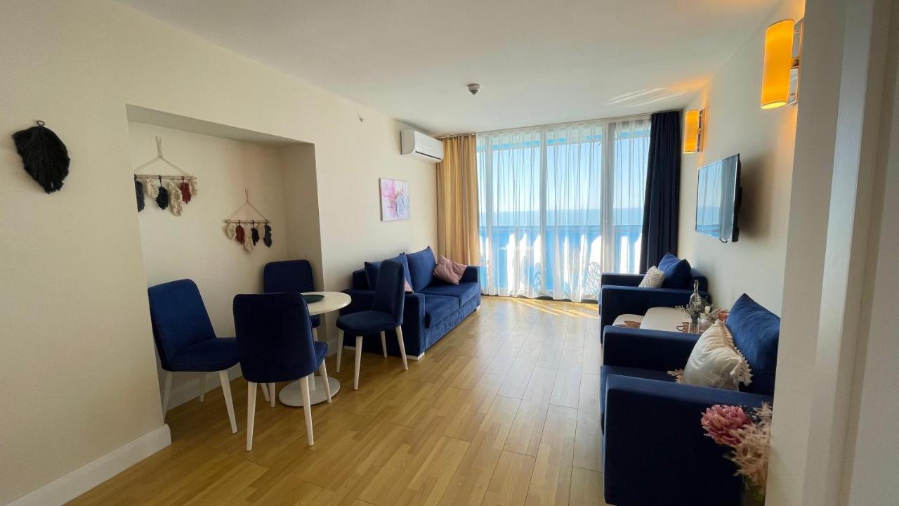 Hellobatumi Aparthotel Екстериор снимка