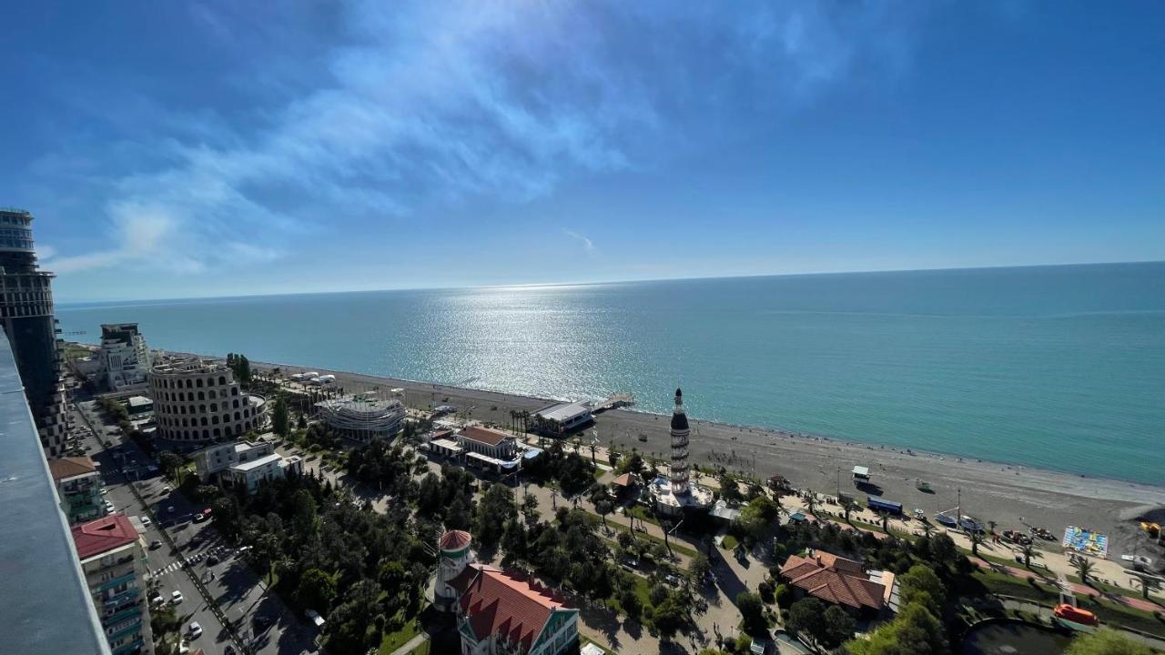 Hellobatumi Aparthotel Екстериор снимка