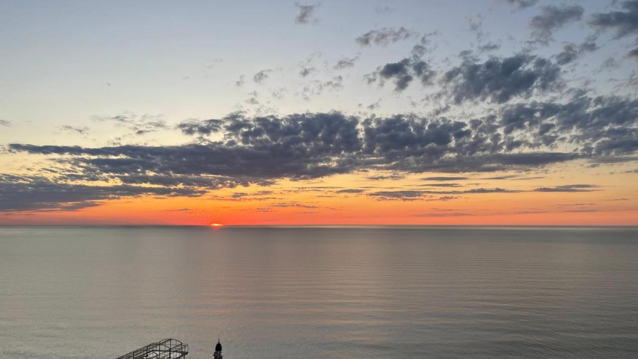 Hellobatumi Aparthotel Екстериор снимка