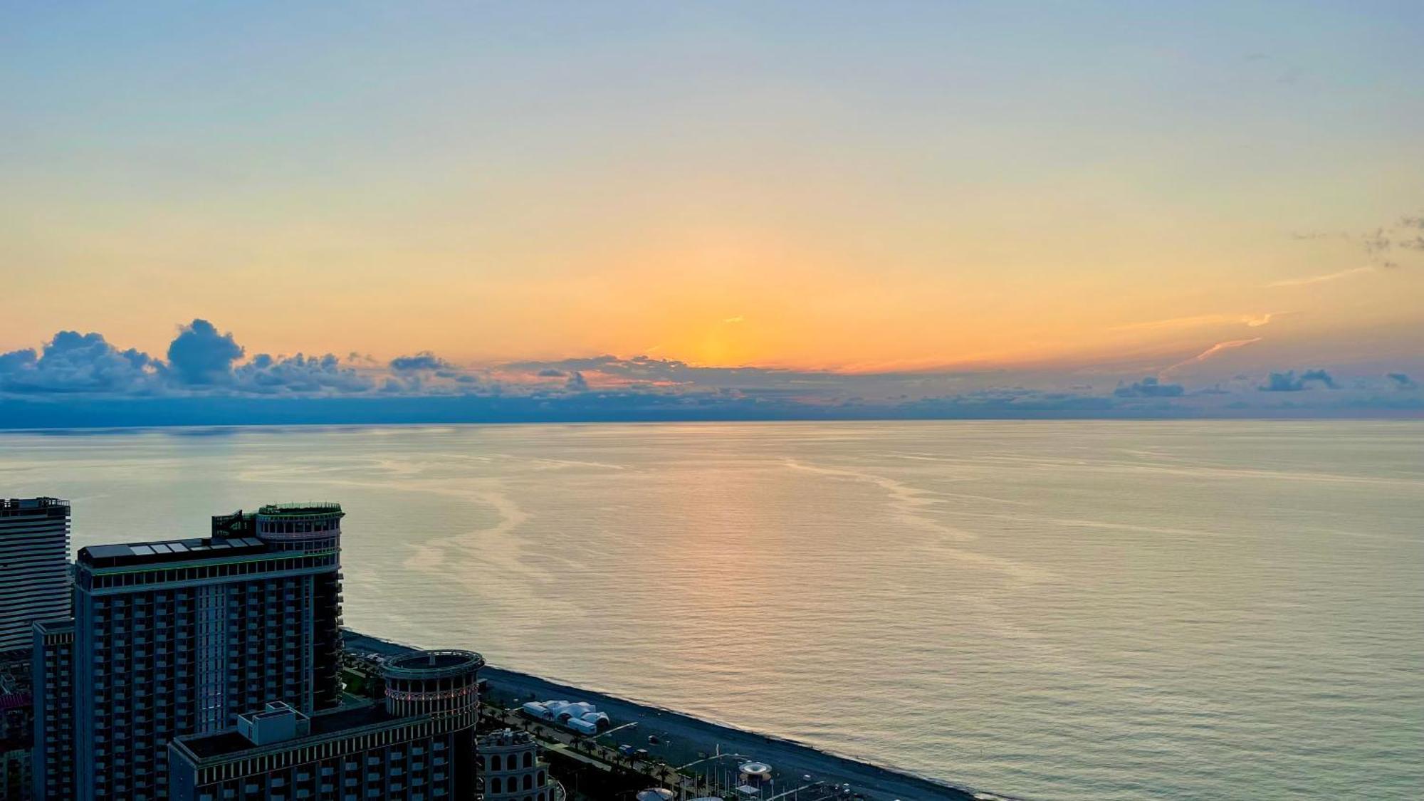 Hellobatumi Aparthotel Стая снимка