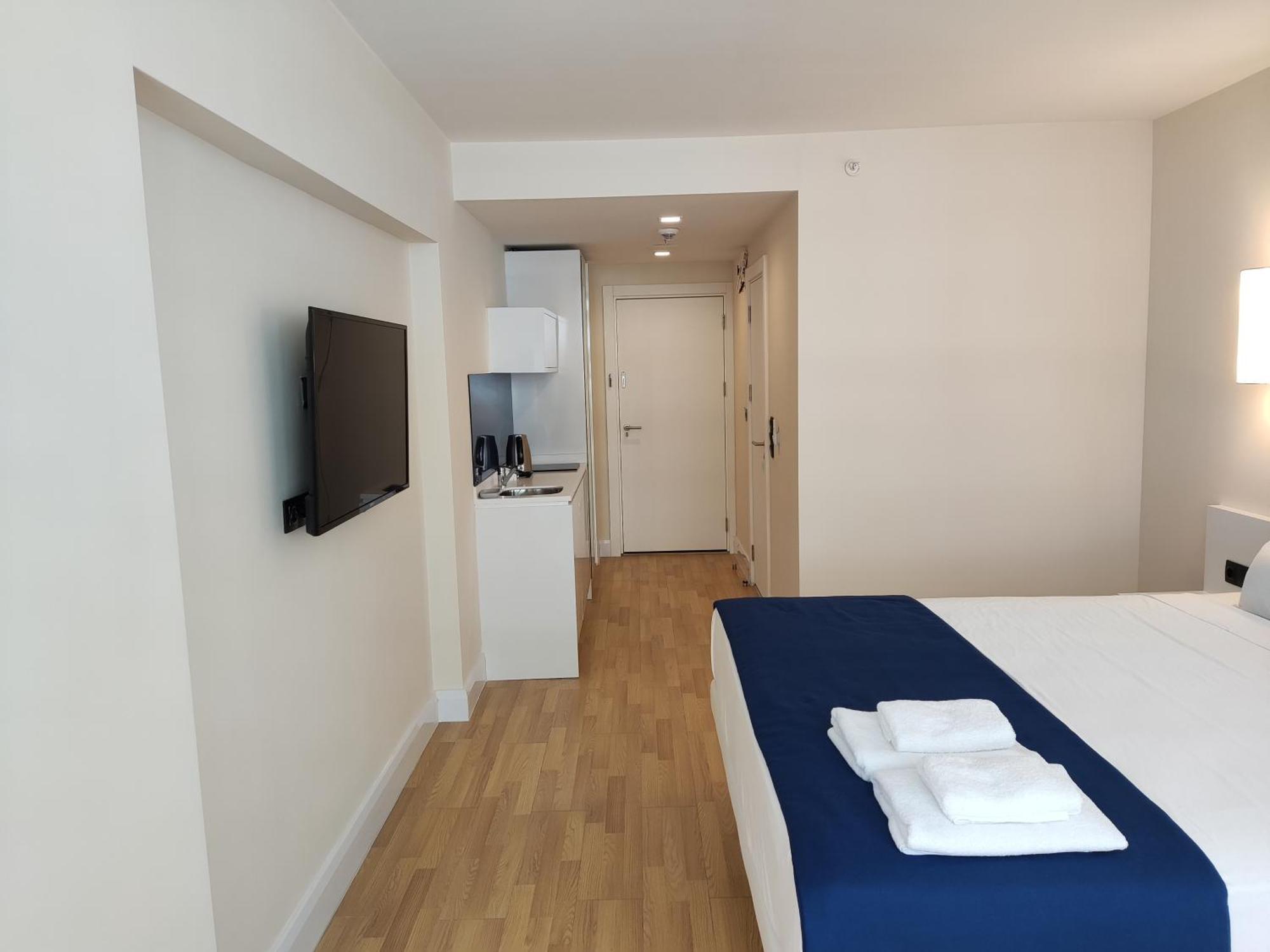 Hellobatumi Aparthotel Екстериор снимка