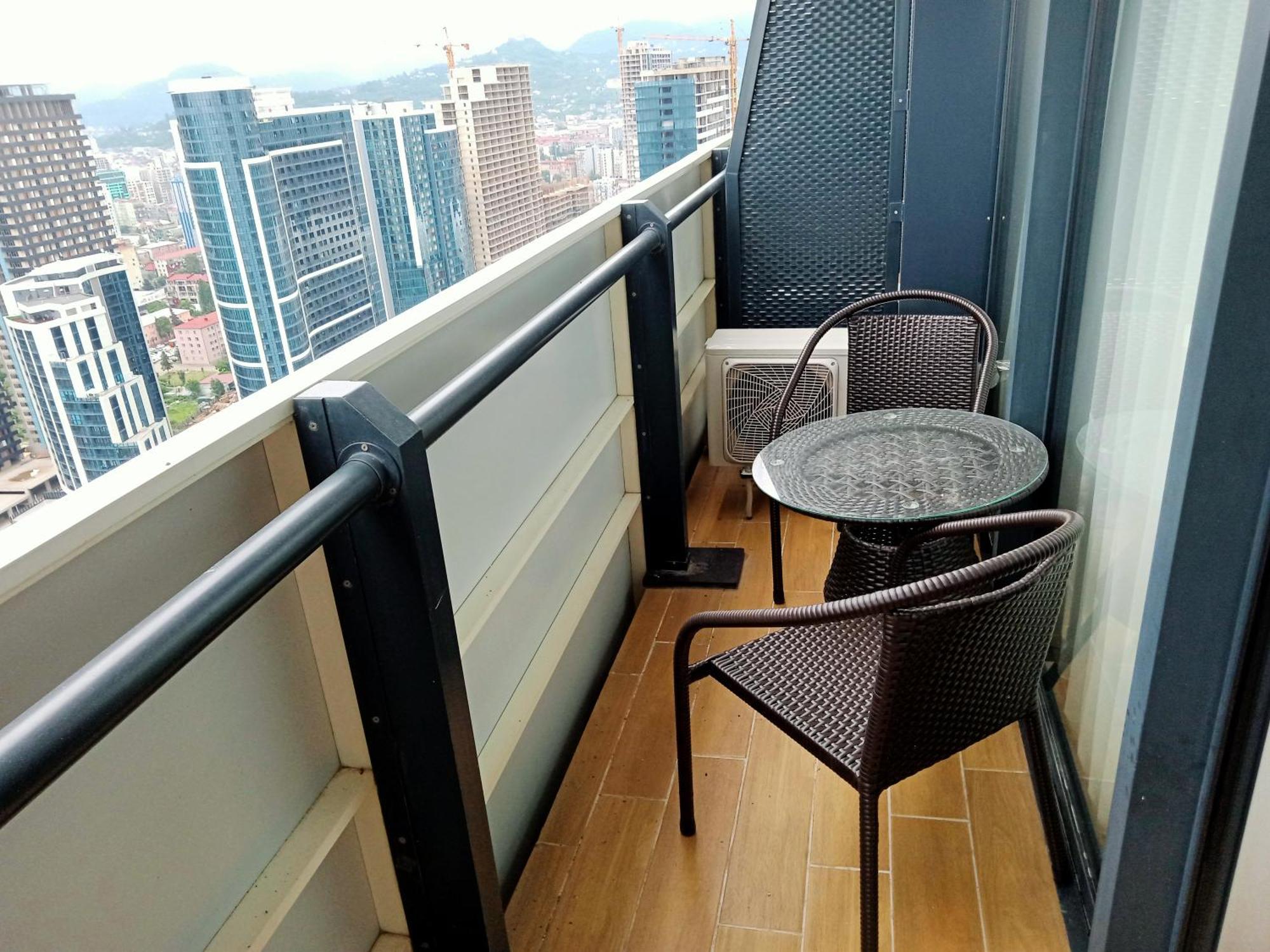 Hellobatumi Aparthotel Екстериор снимка